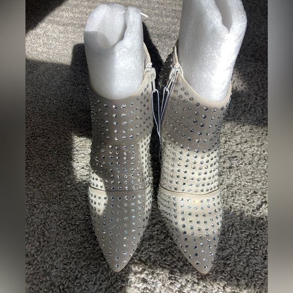 Steve Madden Primerra Booties - Picture 15 of 15